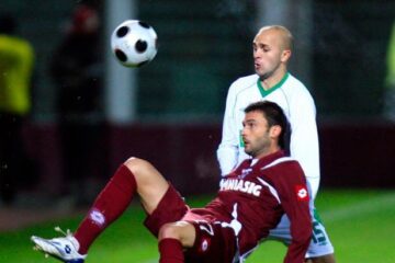 Joao Paolo Pinto (S), de la Rapid București, șutează de lăngă un jucător de la FC Vaslui. Foto: MEDIAFAX Joao Paolo Pinto (S), de la Rapid București, șutează de lăngă un jucător de la FC Vaslui. Foto: MEDIAFAX