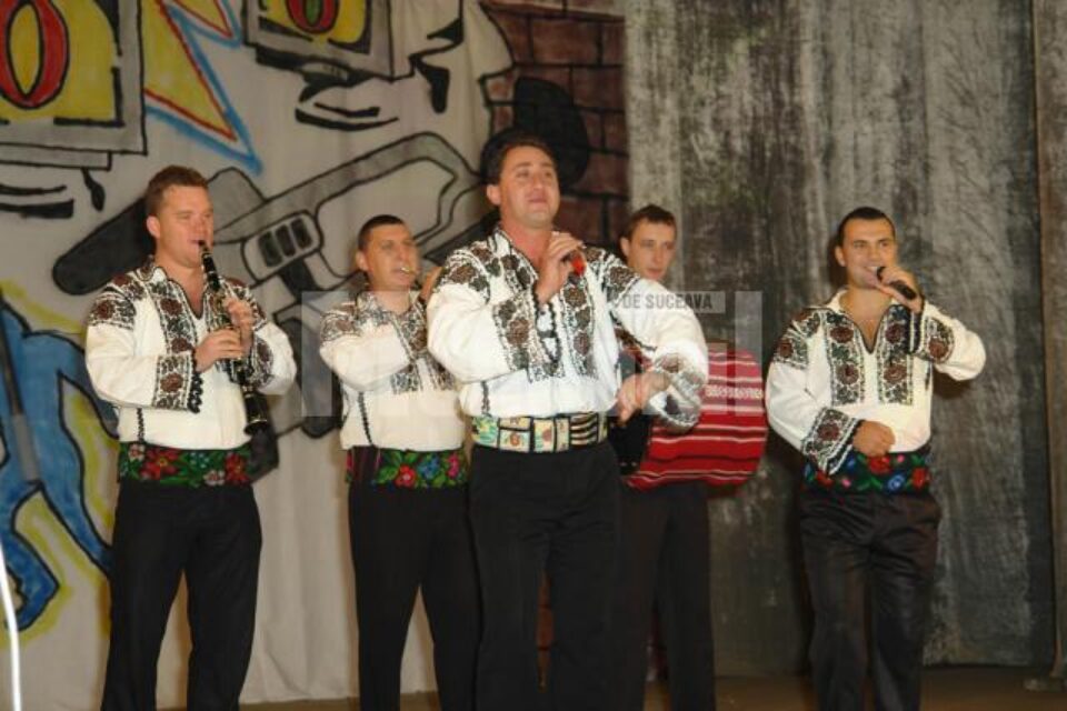 Folclor: Spectacol extraordinar de muzică populară, pe scena suceveană