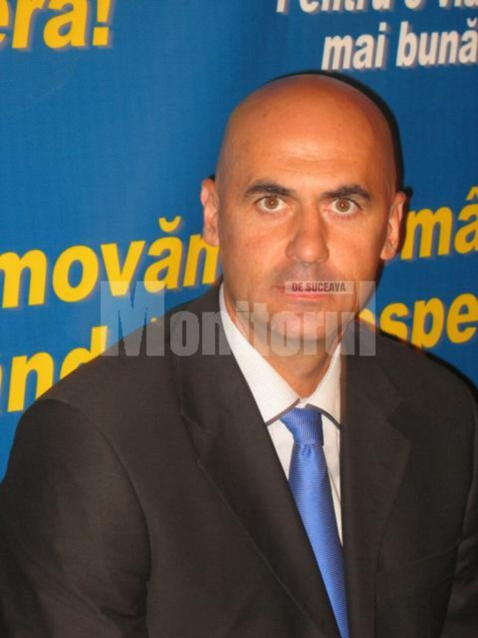 Cezar Ioja: „Unul dintre ei oferă pâine, iar celălalt oferă circul” Cezar Ioja: „Unul dintre ei oferă pâine, iar celălalt oferă circul”