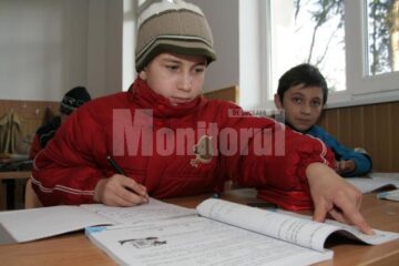 Frig: Ore în congelator