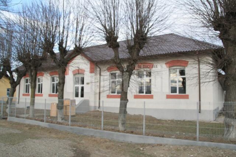 Lipsa căldurii la școala Știrbăț, motiv de dispută între prefect și șeful IȘJ Lipsa căldurii la școala Știrbăț, motiv de dispută între prefect și șeful IȘJ