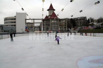 Patinoarul Sucevei și-a deschis porțile