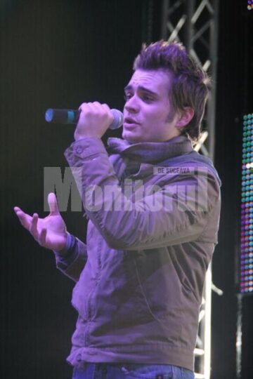 În deschidere la 2UNLIMITED, au cântat Cătălin Josan și trupa Simplu