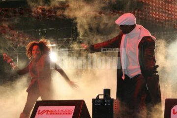 Megaconcertul trupei 2 UNLIMITED a avut loc aseară în prezența a peste 15.000 de persoane