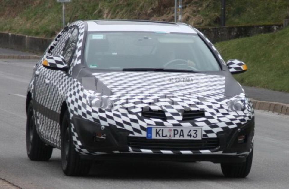 Opel Astra 2009 Foto-Spion Opel Astra 2009 Foto-Spion