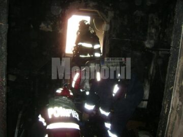 Flăcări la etajul IV: Bărbat rănit în urma unui incendiu care i-a distrus apartamentul