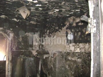 Apartament distrus de flacări