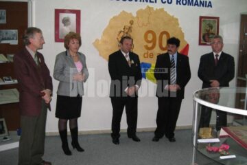 Deschiderea expoziției intitulată „90 de ani de la Unirea Bucovinei cu România”.