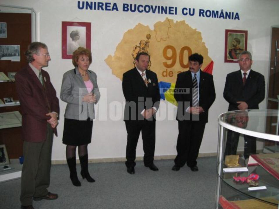 Deschiderea expoziției intitulată „90 de ani de la Unirea Bucovinei cu România”.