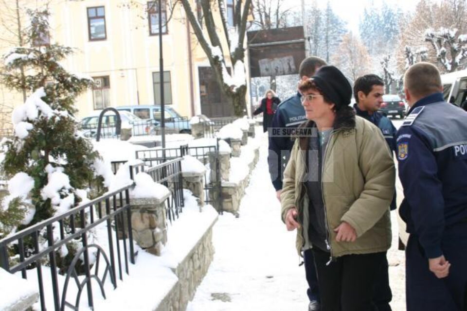 Și-au petrecut noaptea, în familie, în arestul Poliției