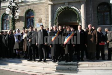 Oficialități la Palatul Administrativ