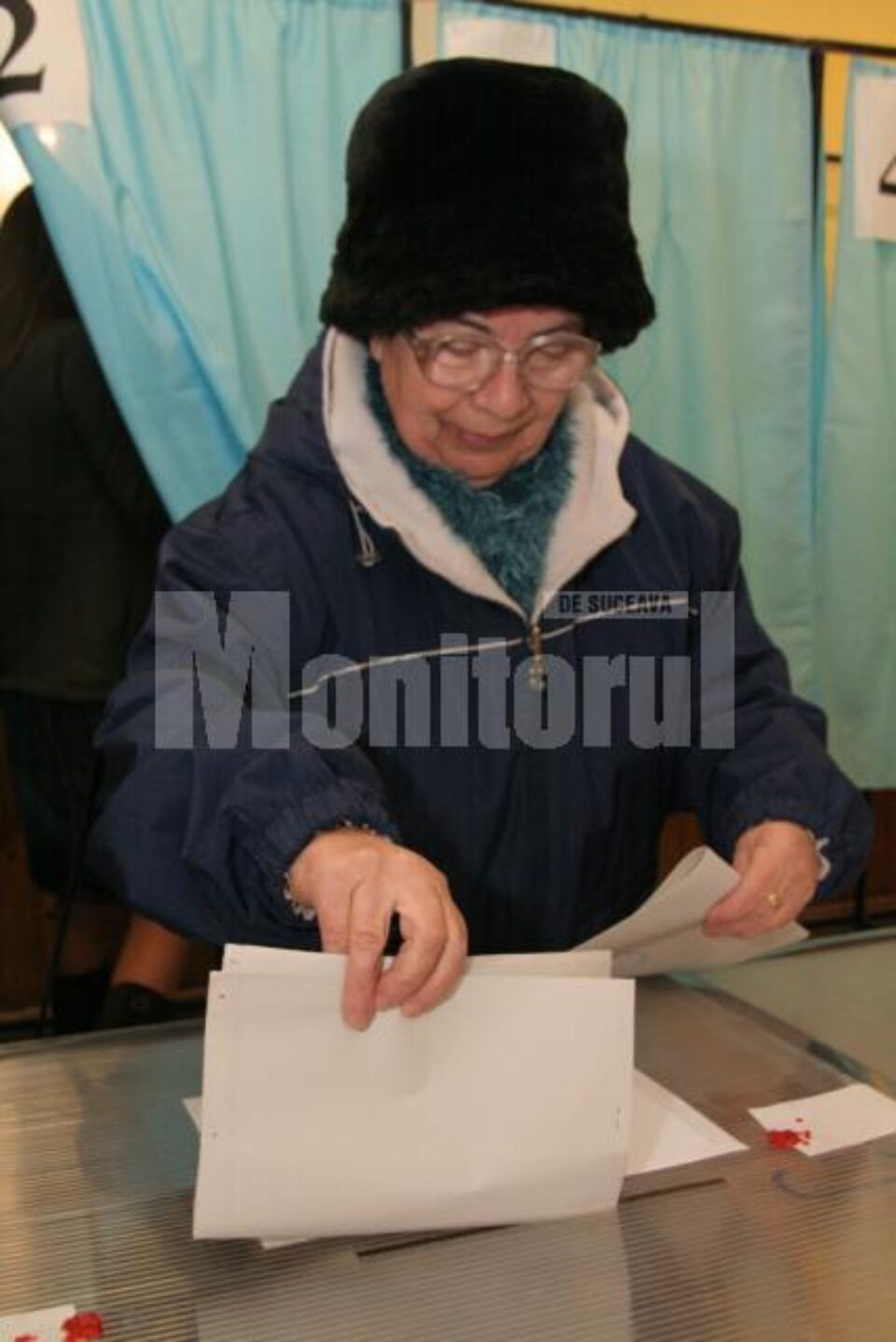 Unii dintre suceveni au dat politicienilor votul alb Unii dintre suceveni au dat politicienilor votul alb