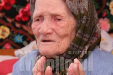 Ana Checheriță s-a născut pe 3 decembrie 1908, în satul Dragoșa