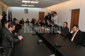 Armonie și înțelegere, la înmânarea certificatelor doveditoare de alegere în funcțiile de deputat și senator de Suceava
