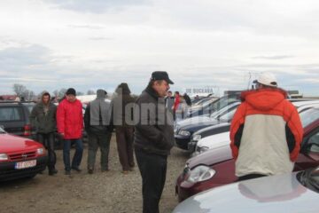 Târgul de mașini de la Cumpărătura: ofertă bogată, cumpărători puțini