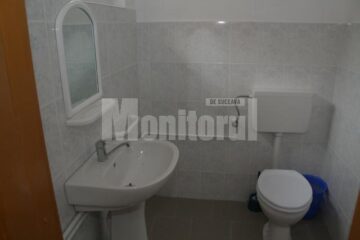 Greu de înțeles: O școală de sute de mii de euro stă închisă pentru că nu are fochist