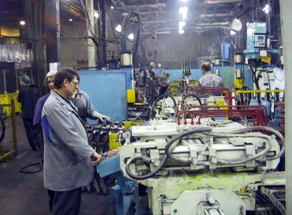 Dacia renunță la 620 de angajați temporar și întrerupe producția până în ianuarie. Foto: MEDIAFAX Dacia renunță la 620 de angajați temporar și întrerupe producția până în ianuarie. Foto: MEDIAFAX
