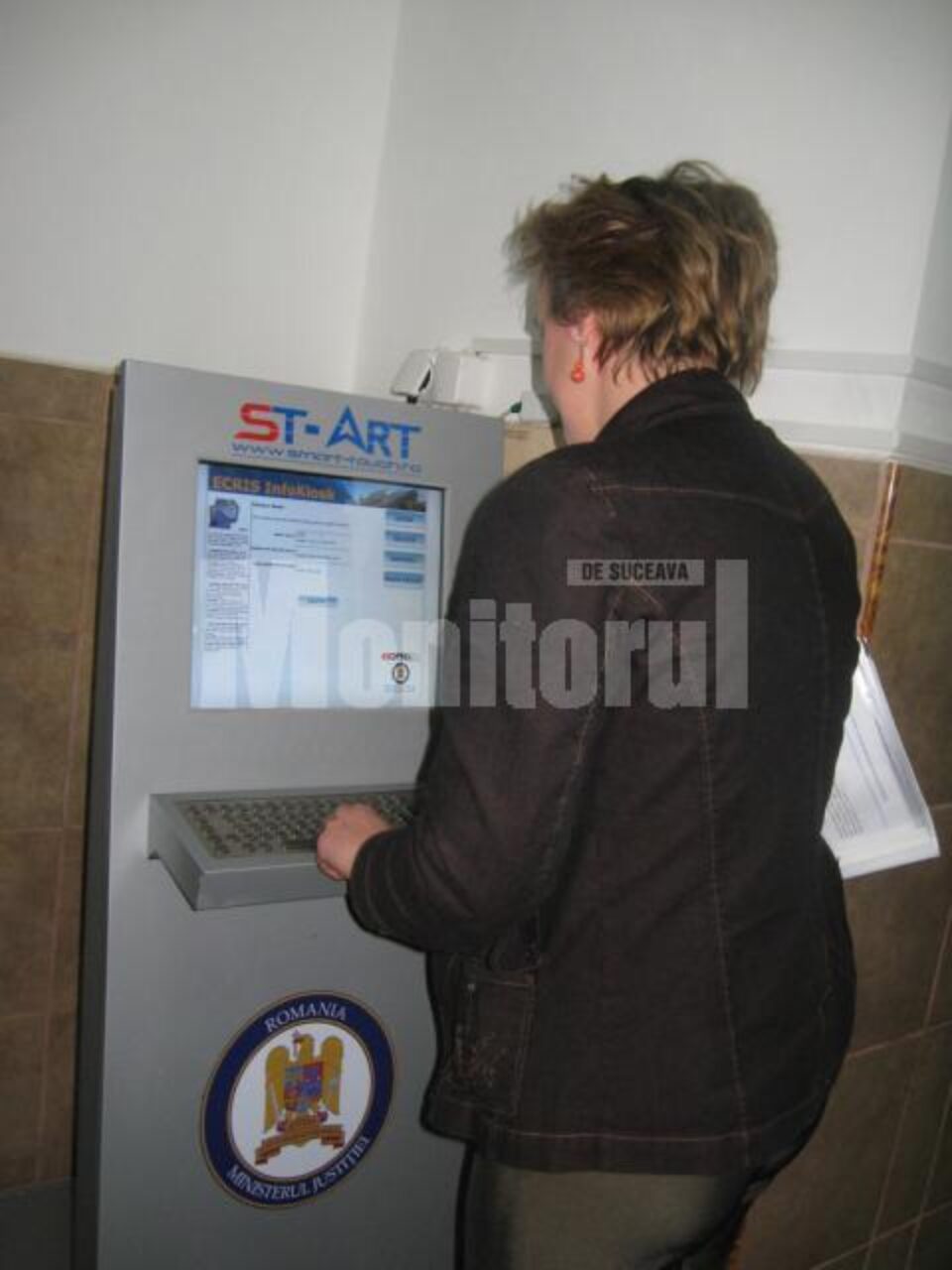 Cele șase info chioșcuri din Palatul de Justiție sunt amplasate la parter, în corespondență cu fiecare instanță