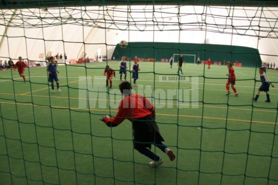 În balonul de la Universitate se vor disputa mai multe meciuri ale actualei ediții a Cupei Moș Crăciun