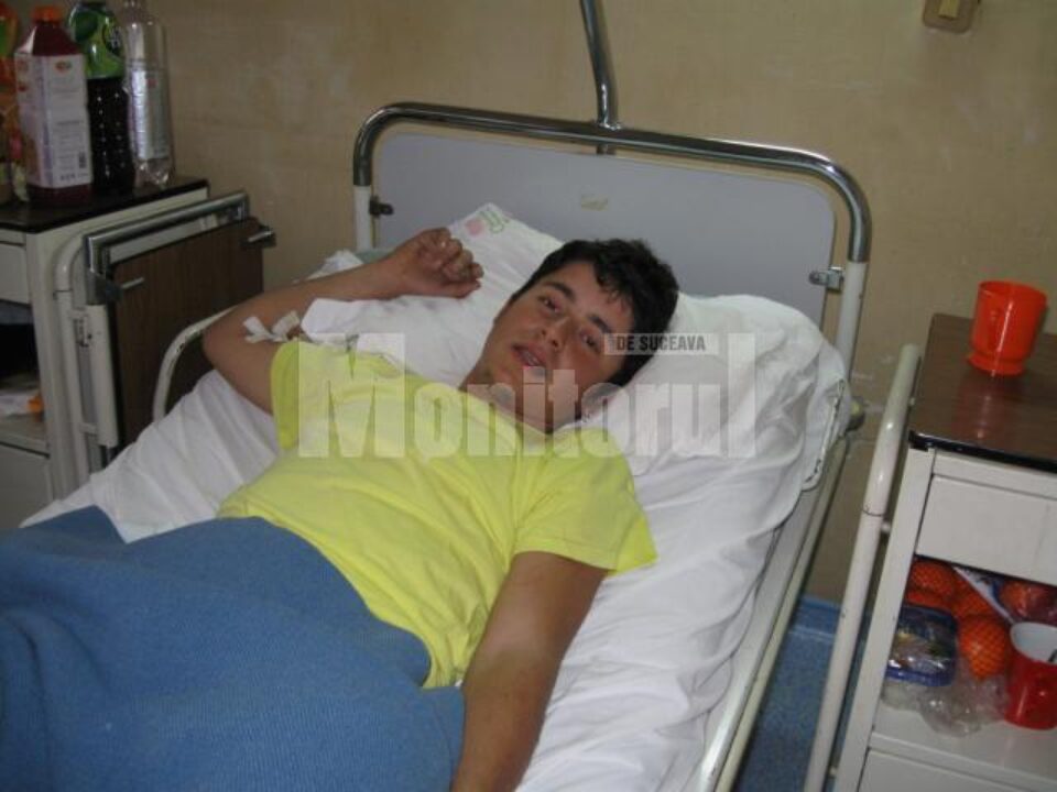 Gheorghiță Adrian Olaru: „Unul dintre indivizi a venit la mine, mi-a tras un pumn și m-a împins peste geam” Gheorghiță Adrian Olaru: „Unul dintre indivizi a venit la mine, mi-a tras un pumn și m-a împins peste geam”