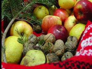 Nucile sporesc avantajele oferite de dieta mediteraneană. Foto: MEDIAFAX