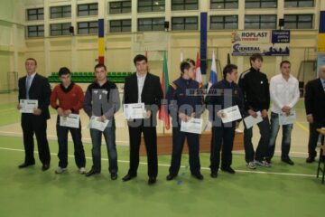 O parte dintre sportivii premiați ieri în cadrul ceremoniei organizată în sala LPS