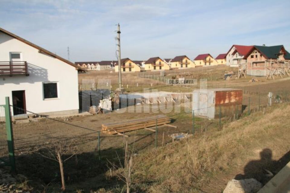 Incompetență: Șoseaua de centură a Sucevei trece peste casele oamenilor din Sf. Ilie