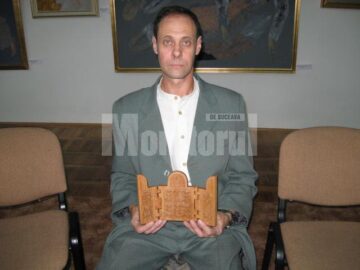 Nicolaie Gheorghian cu un triptic miniatural