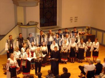 Corul Arhiepiscopiei Sucevei in concert la Rolle
