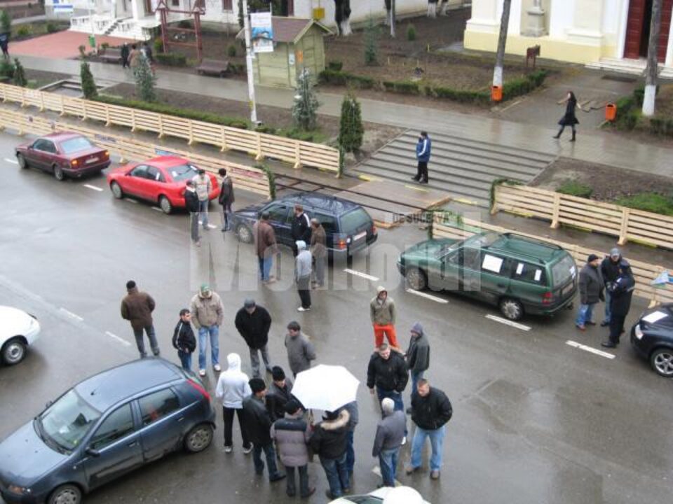 Prezență slabă la protestul proprietarilor de mașini second Prezență slabă la protestul proprietarilor de mașini second