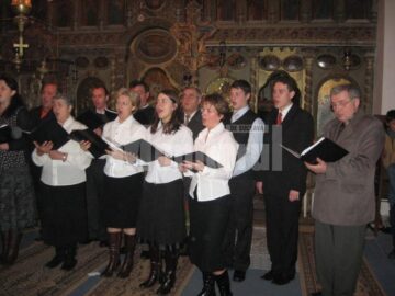 La colindat: Seară magică în Biserica „Pogorârea Sfântului Duh”, din Bogdănești