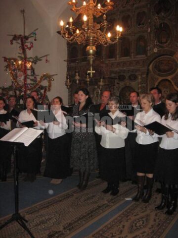 La colindat: Seară magică în Biserica „Pogorârea Sfântului Duh”, din Bogdănești