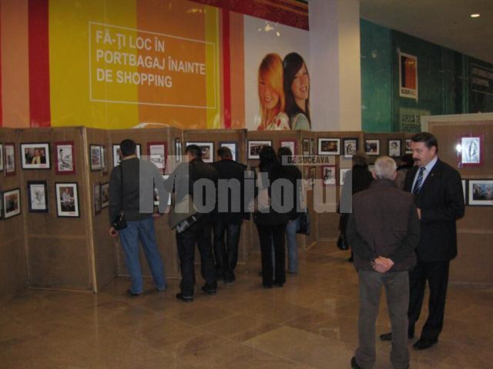 Premieră: Expoziție de fotografie și caricatură jurnalistică, la Iulius Mall Premieră: Expoziție de fotografie și caricatură jurnalistică, la Iulius Mall