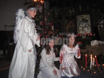 La colindat: Seară magică în Biserica „Pogorârea Sfântului Duh”, din Bogdănești