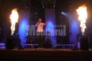 Voltaj a electrizat pur și simplul atmosfera la concertul de sâmbătă