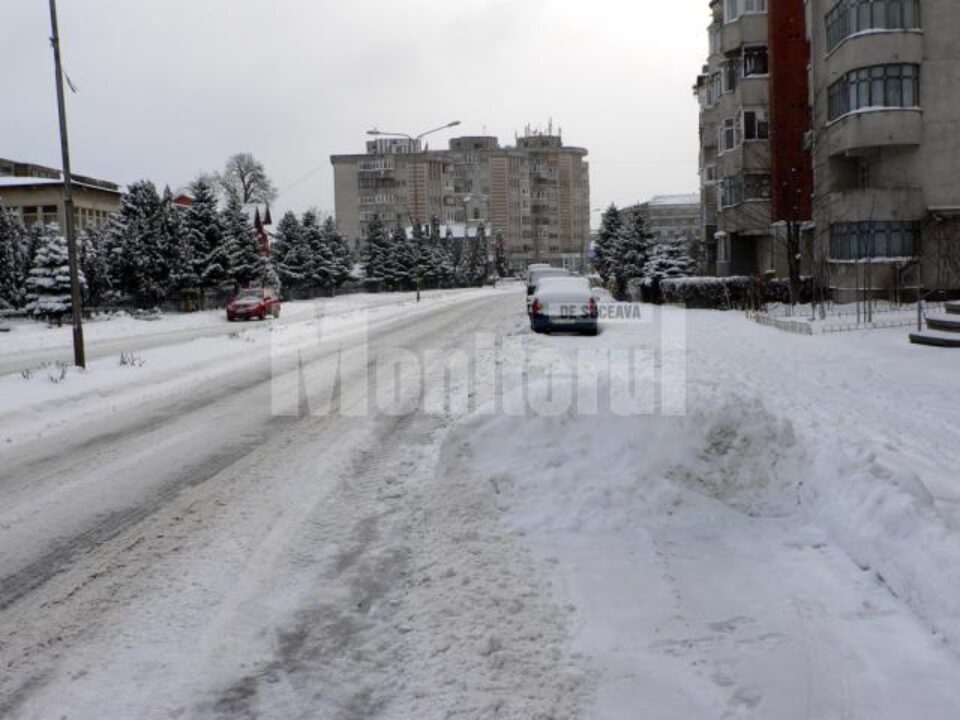 Condiții de iarnă: Primii fulgi și primele probleme la Fălticeni
