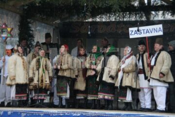 Datini și obiceiuri: Tradițiile din Bucovina au adunat mii de suceveni în centrul orașului