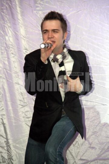 Concert Voltaj: Deputatul PD-L Ioan Bălan bifează prima promisiune electorală