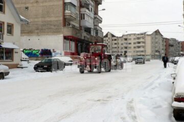 Condiții de iarnă: Primii fulgi și primele probleme la Fălticeni