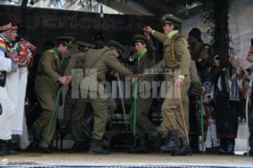 Datini și obiceiuri: Tradițiile din Bucovina au adunat mii de suceveni în centrul orașului