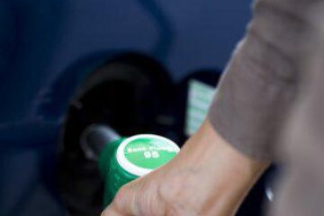 Motorina va continua să fie mai scumpă decât benzina și anul viitor. Foto: OREDIA
