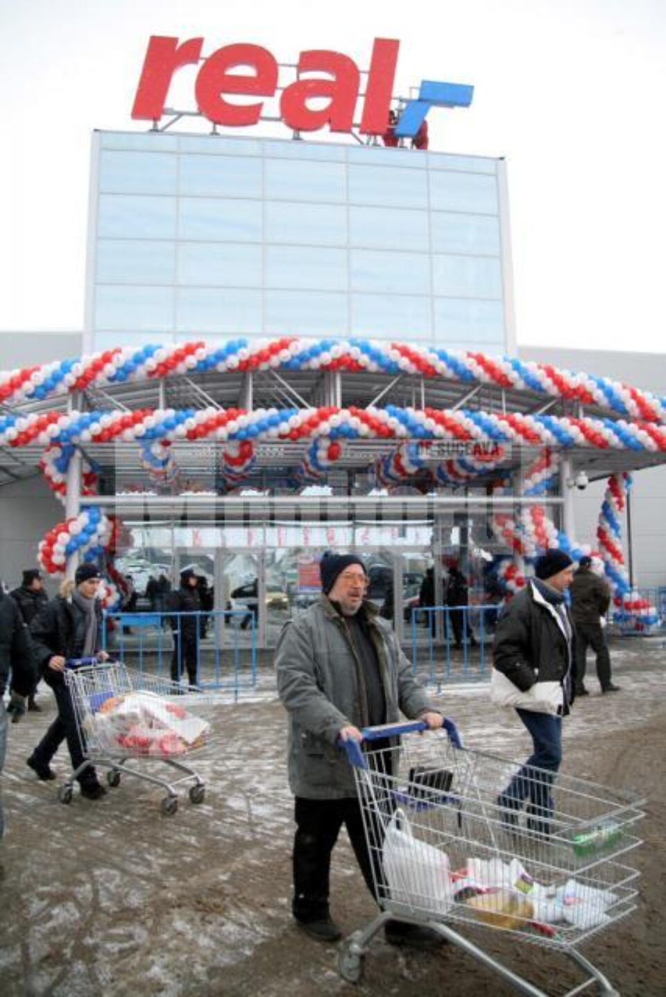 Cel mai nou magazin Real, inaugurat la Suceava