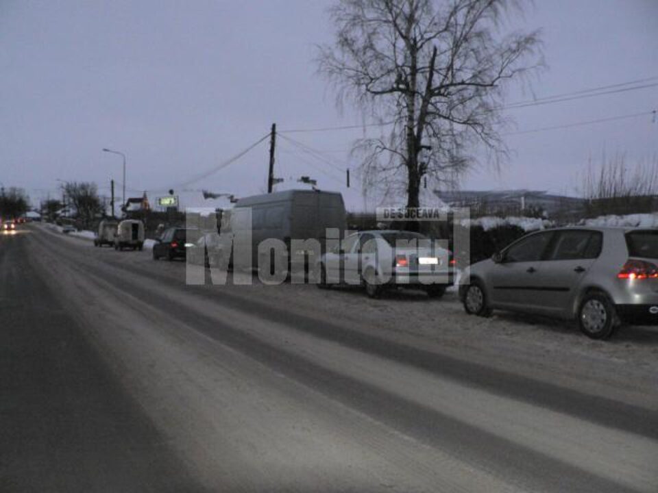 După sărbătorile de Crăciun, luni, și marți, vulcanizările din Fălticeni au devenit supraaglomerate După sărbătorile de Crăciun, luni, și marți, vulcanizările din Fălticeni au devenit supraaglomerate