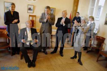 Georges Cotos la ceremonia de remitere a Ordinului „Meritul Cultural” în grad de Ofițer