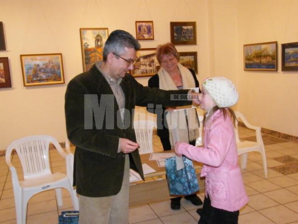 Meșterii populari care au participat la concursul „Bucovina se simte”, premiați de liberalul sucevean Philip Rozopol Meșterii populari care au participat la concursul „Bucovina se simte”, premiați de liberalul sucevean Philip Rozopol