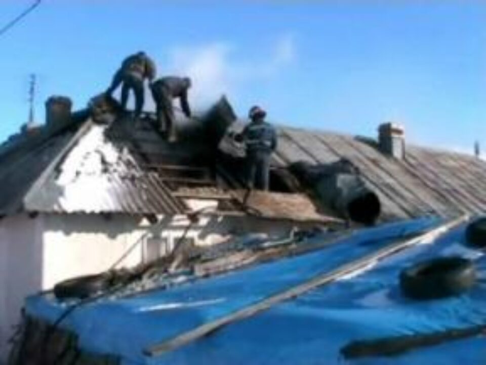 De la aragaz: Gospodărie distrusă de flăcări