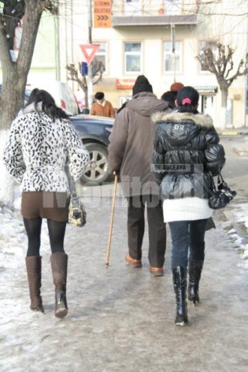 Statistici negre: Trotuarele din Suceava, locuri de rupt picioarele și mâinile