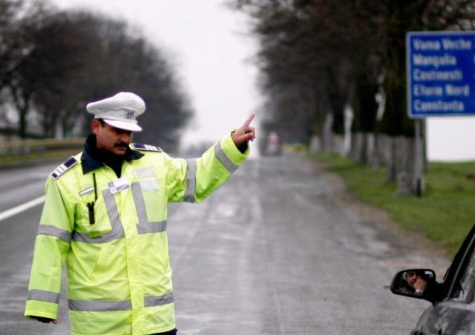 Unii asigurători calculează tarifele RCA și după vârsta, experiența, starea civilă și județul în care domiciliază șoferul