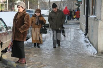 Statistici negre: Trotuarele din Suceava, locuri de rupt picioarele și mâinile