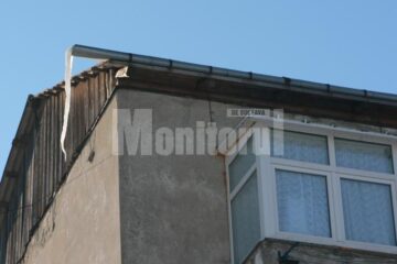 Țurțurii pot în orice moment să cadă în capul trecătorilor